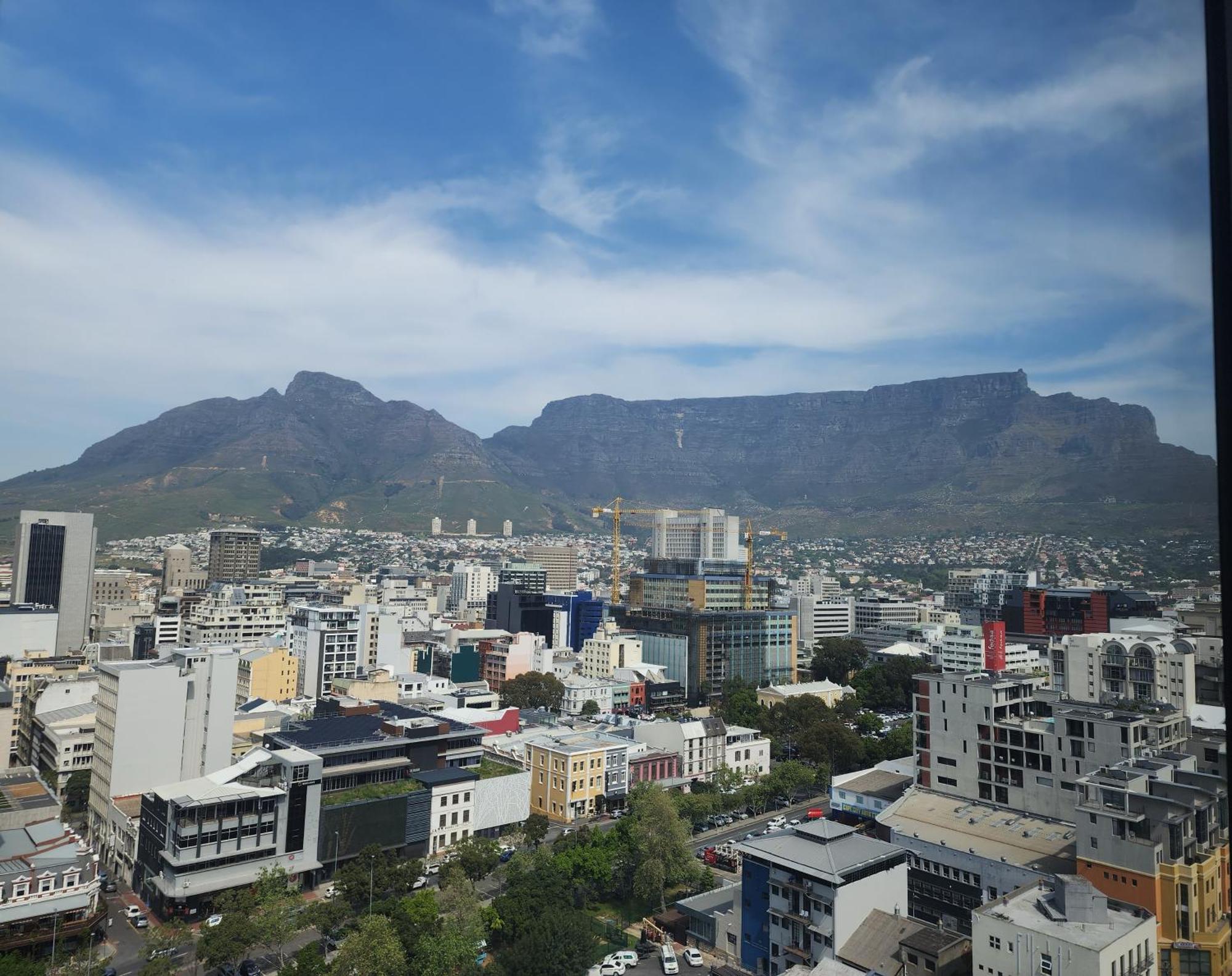El Roi Coastal & With Mountain Views Apartment Cape Town